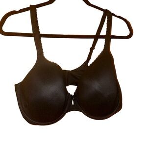 Victoria’s secret body full coverage black bra 38DDD 38F
